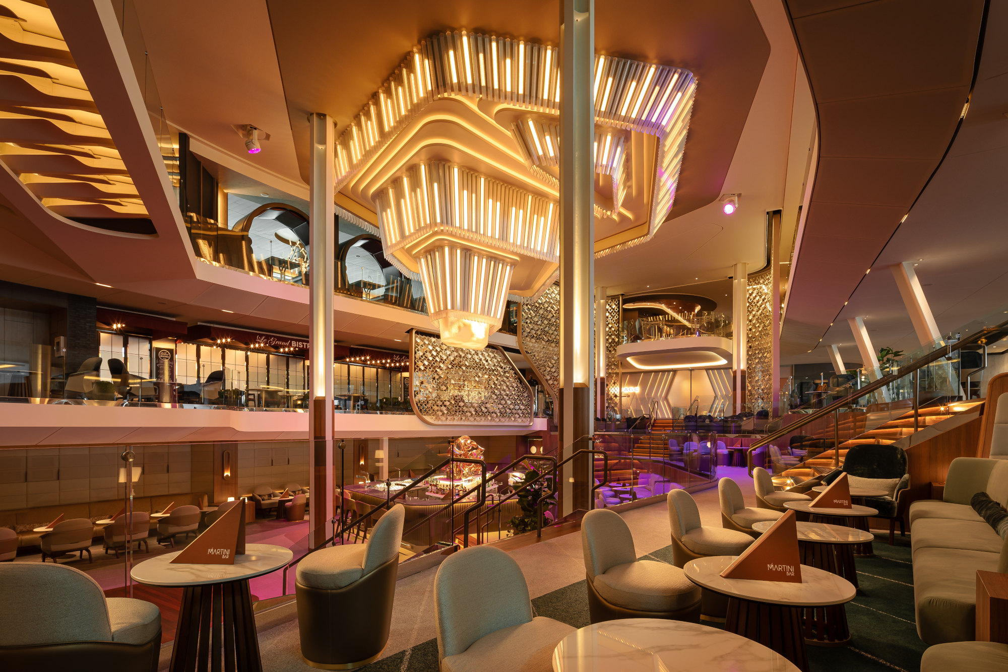 MyCruise Celebrity-Cruises Beyond Offentlige-arealer Barer-lounger-atrium10